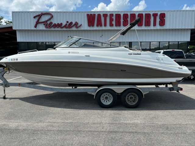 2009 Yamaha 232 Limited - Image 1