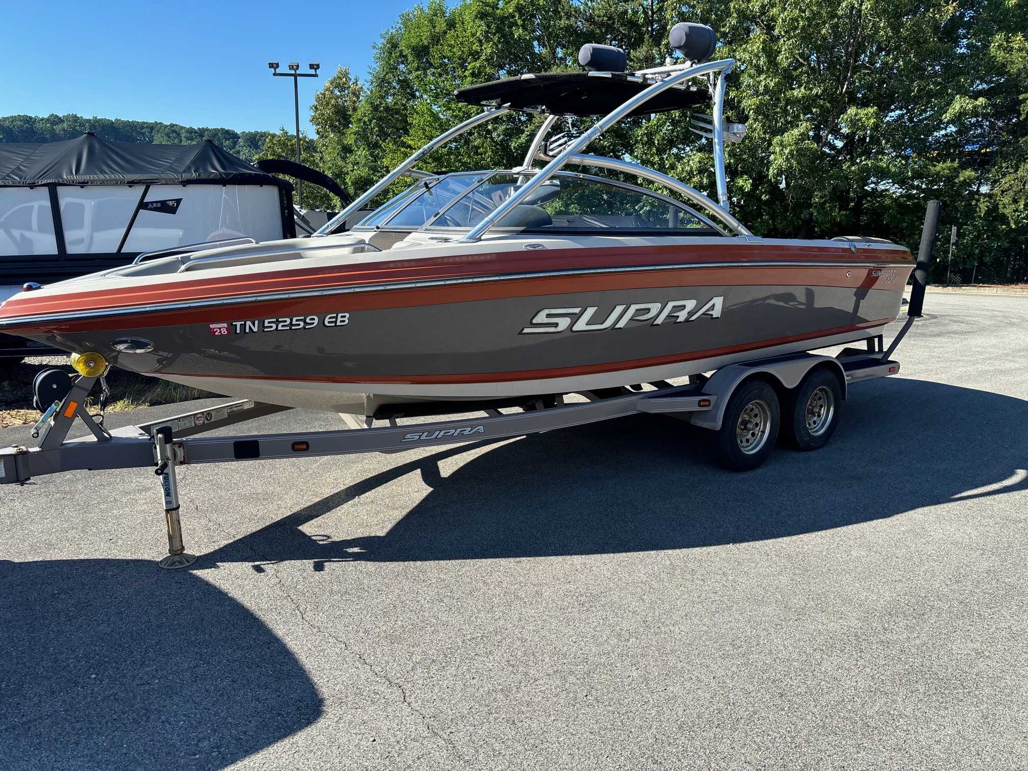 2010 Supra 22V Sunsport - Image 1
