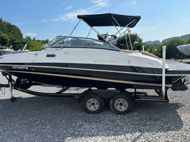 2012 Four Winns Deck Boat - Image 1