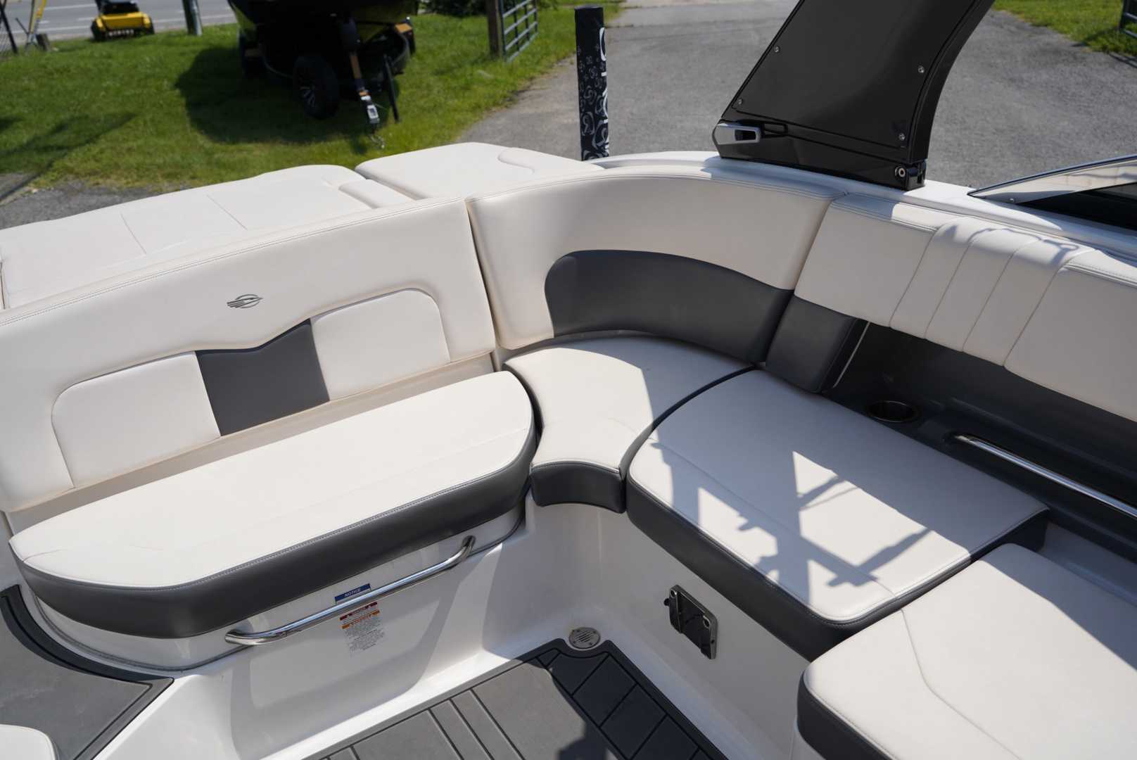 2017 Chaparral 227SSX - Image 16