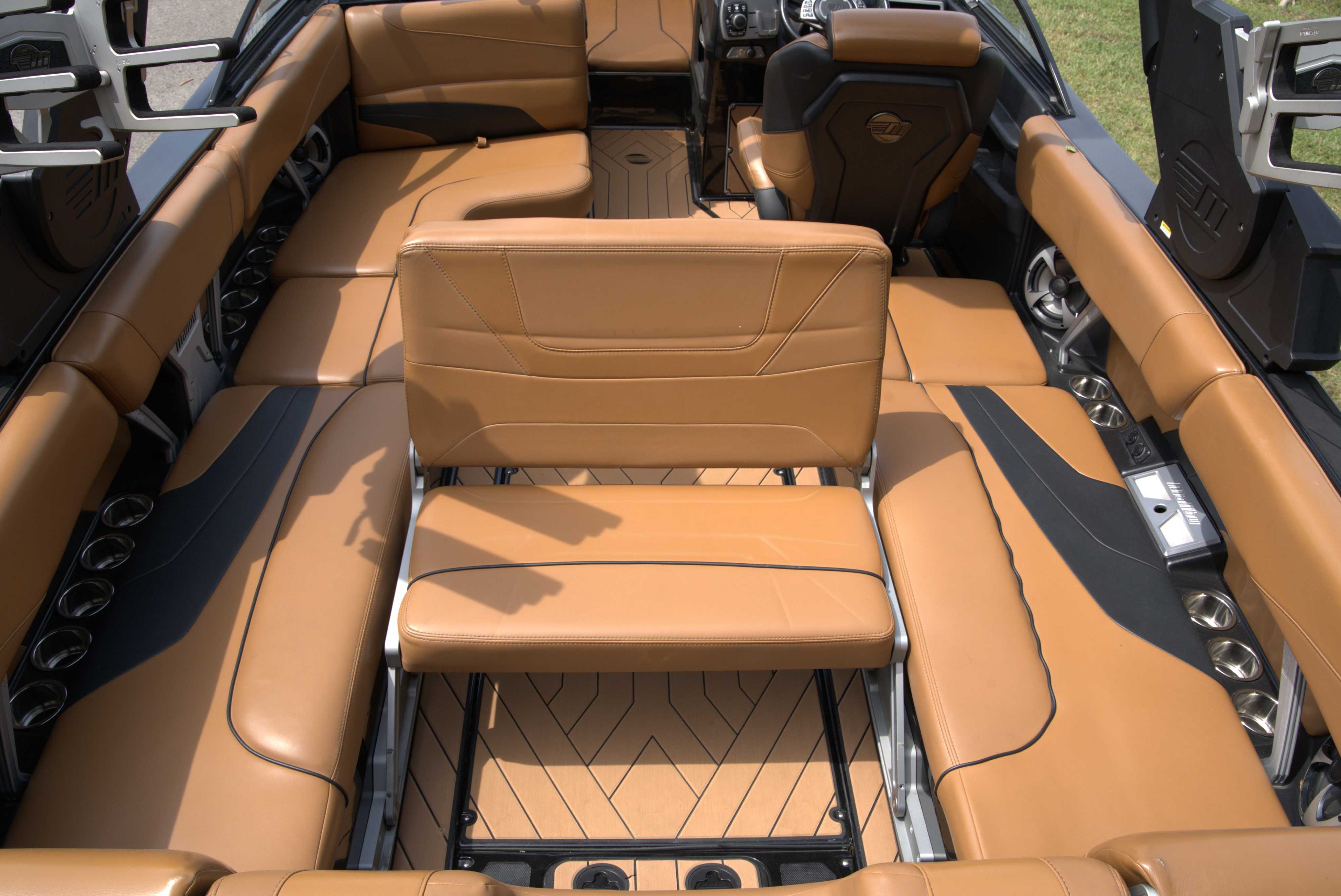 2019 Malibu 24 MXZ - Image 2