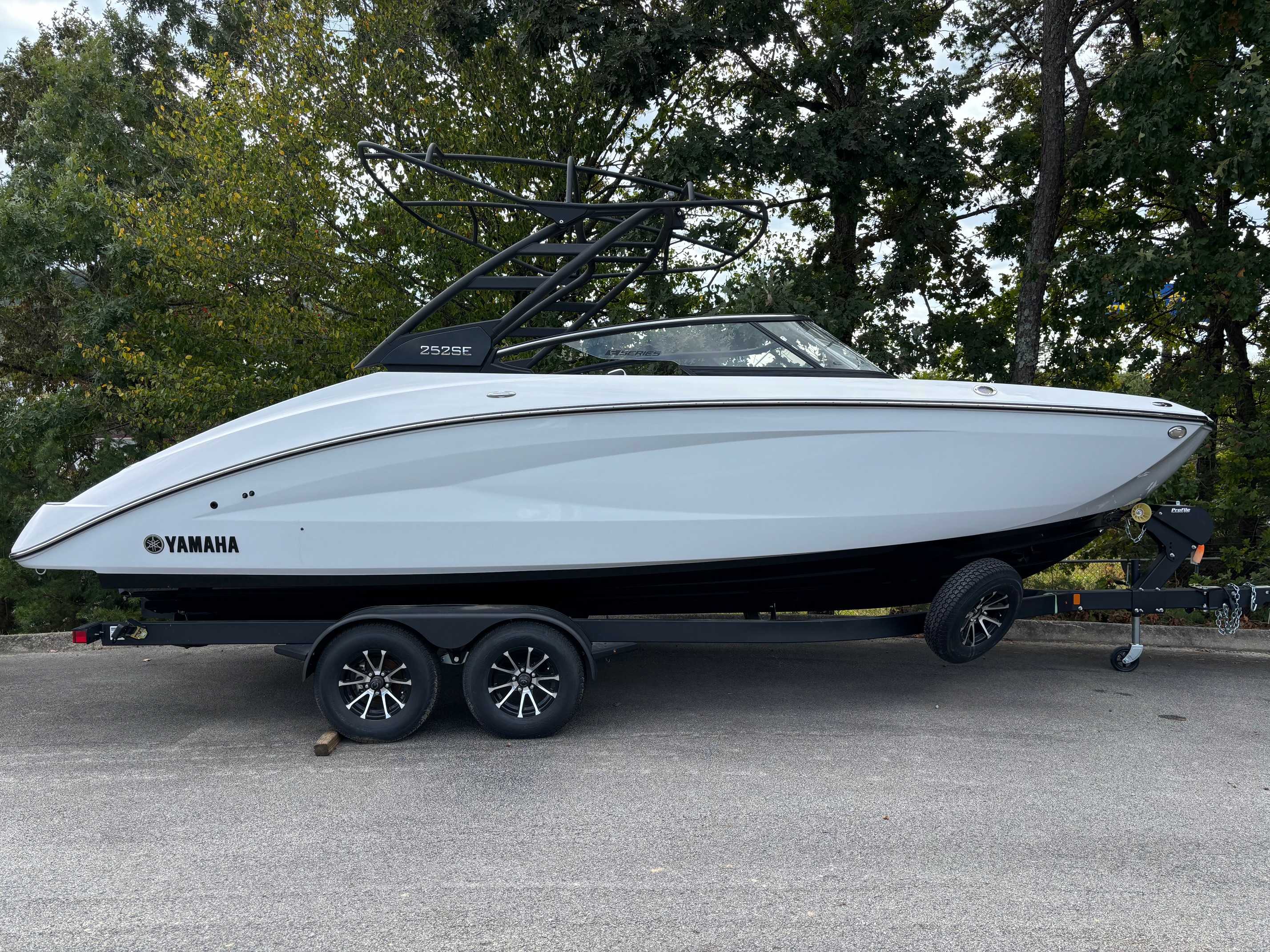 2025 Yamaha 252 SE At Invoice! - Image 1