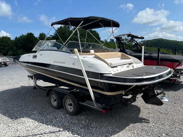 Four Winns Deck Boat
