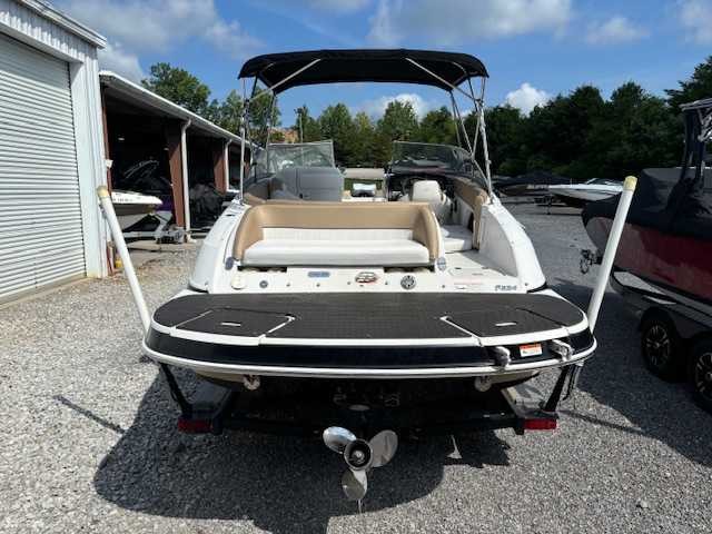 Four Winns Deck Boat