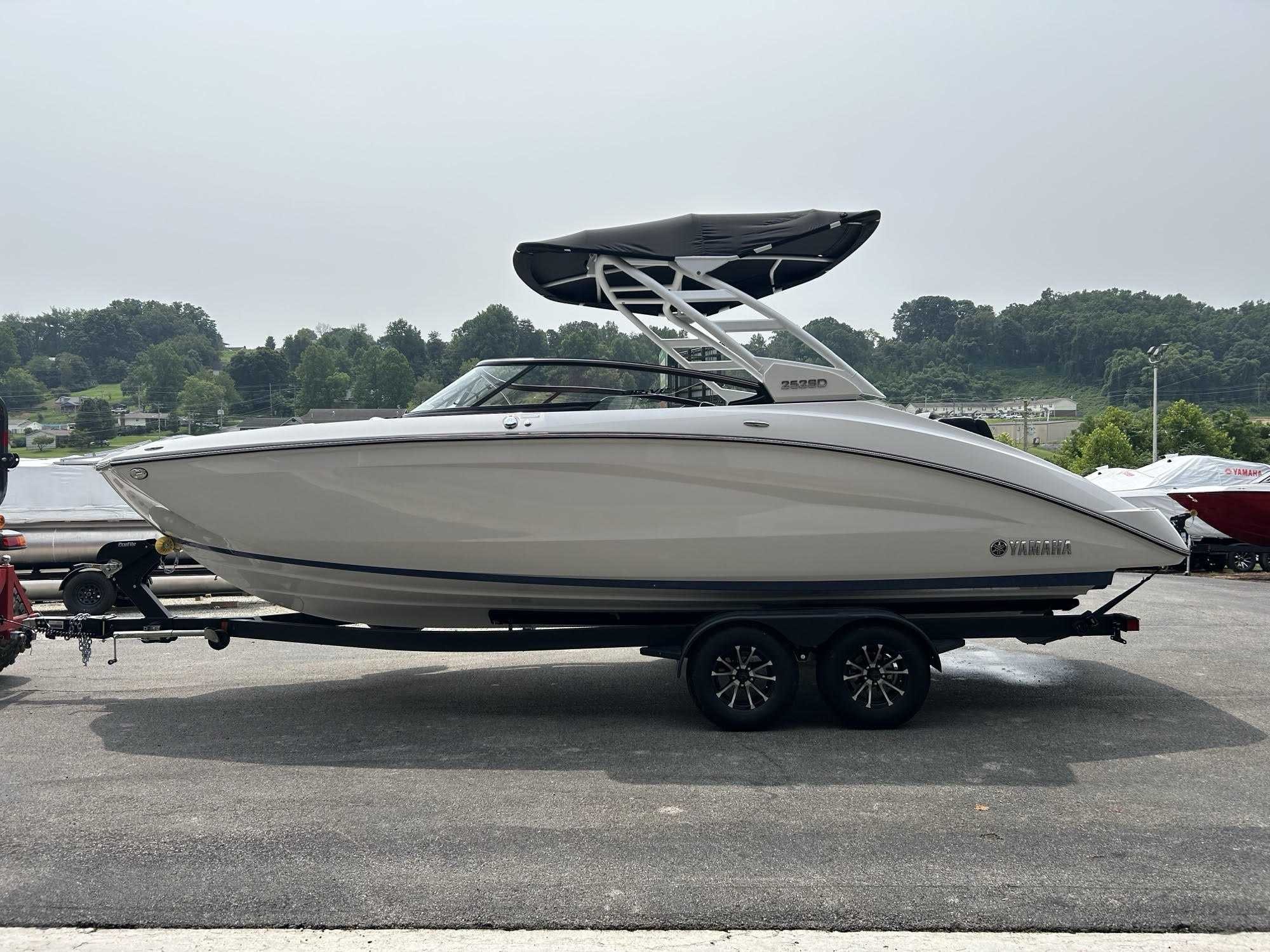 Yamaha Boats 252 SD