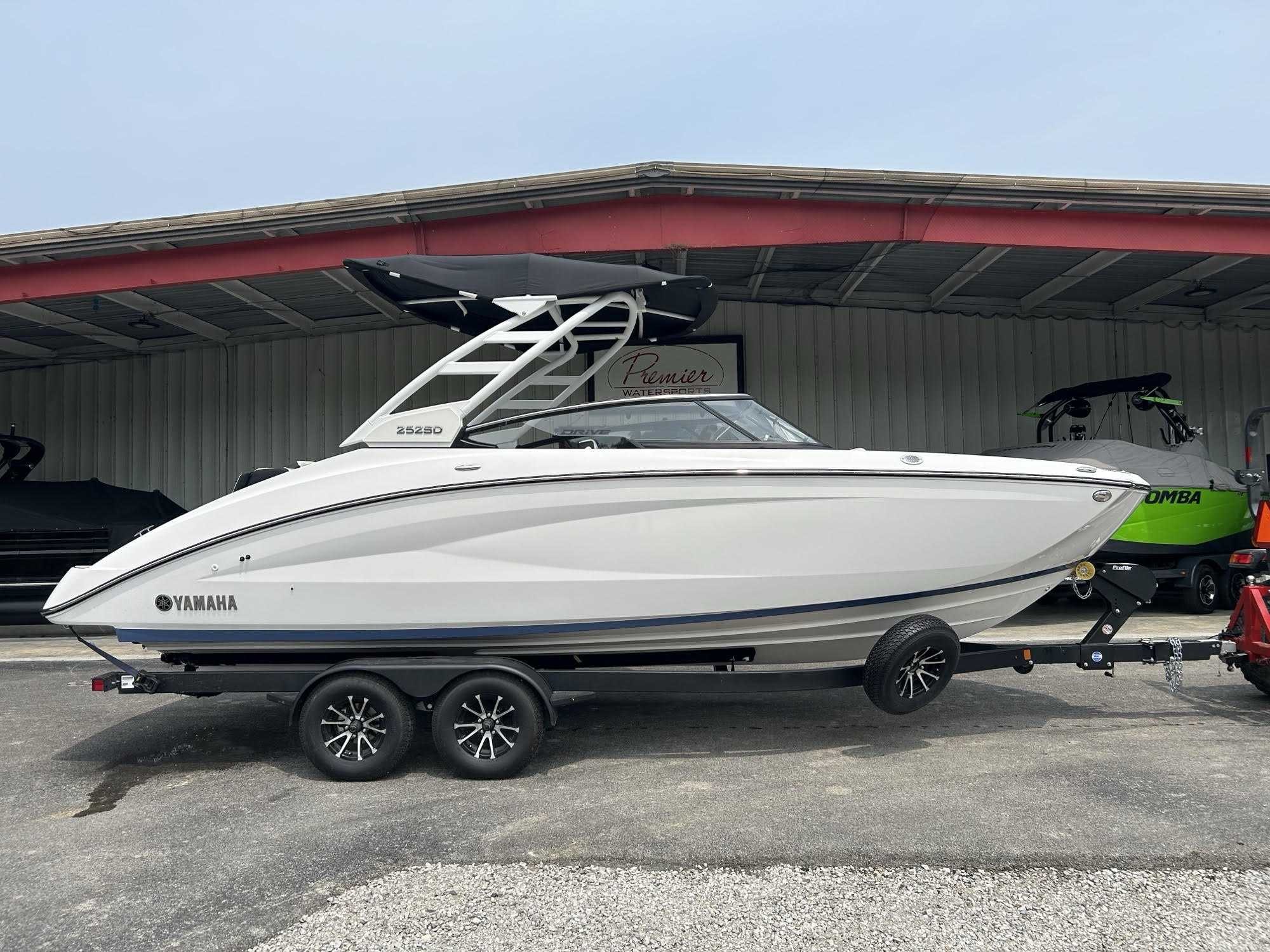 Yamaha Boats 252 SD Below Cost!