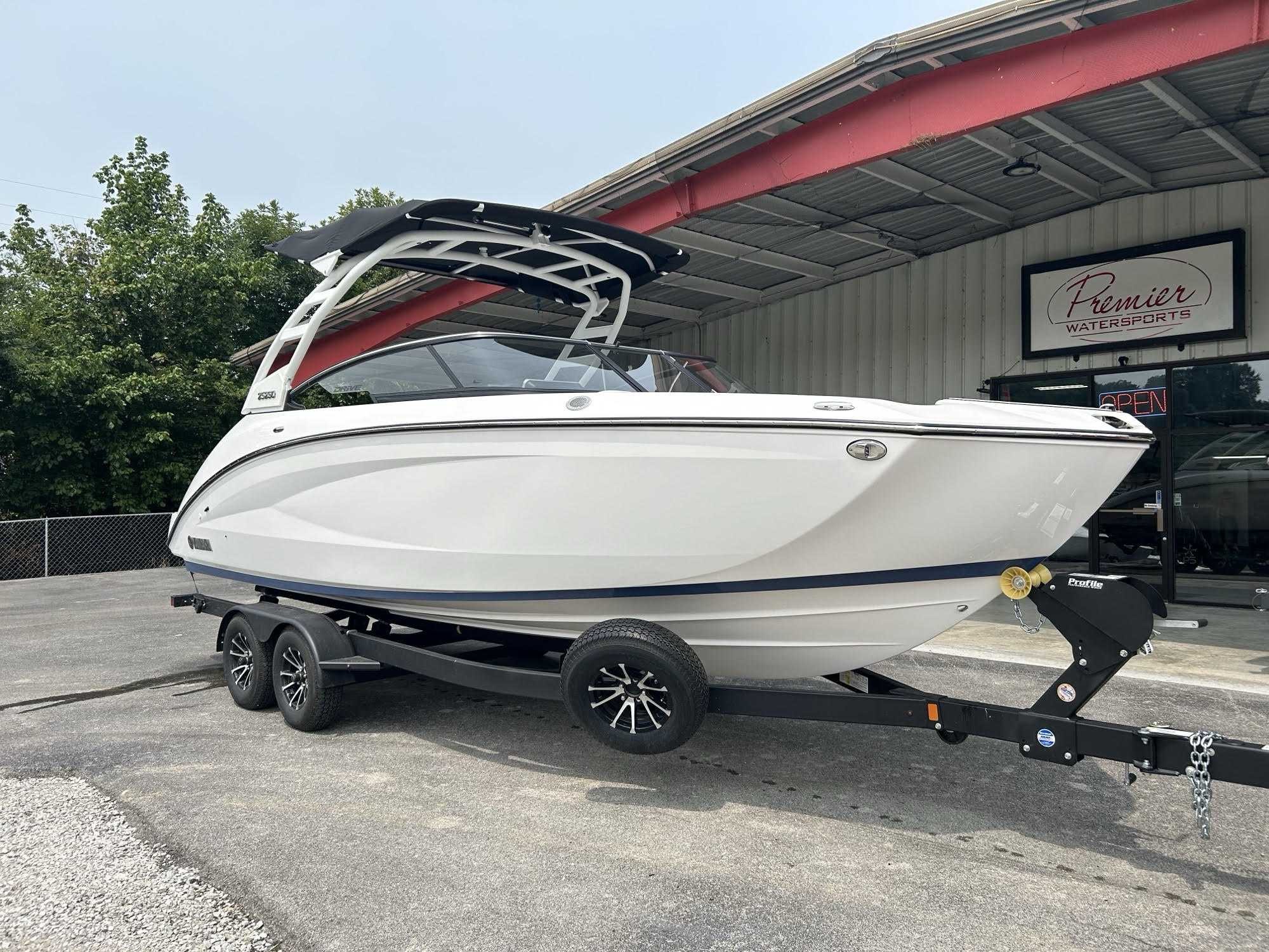 Yamaha Boats 252 SD Below Cost!