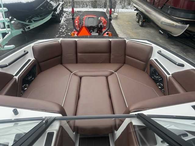 Moomba Max