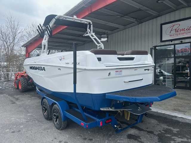 Moomba Max