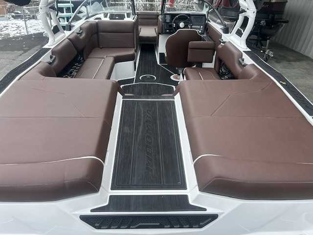 Moomba Max