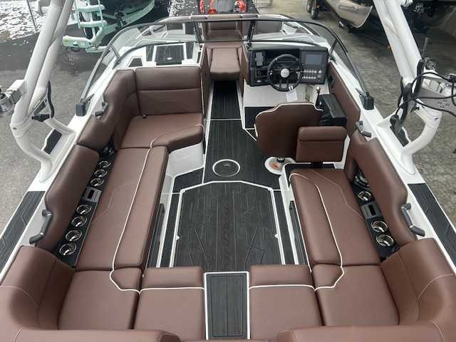 Moomba Max