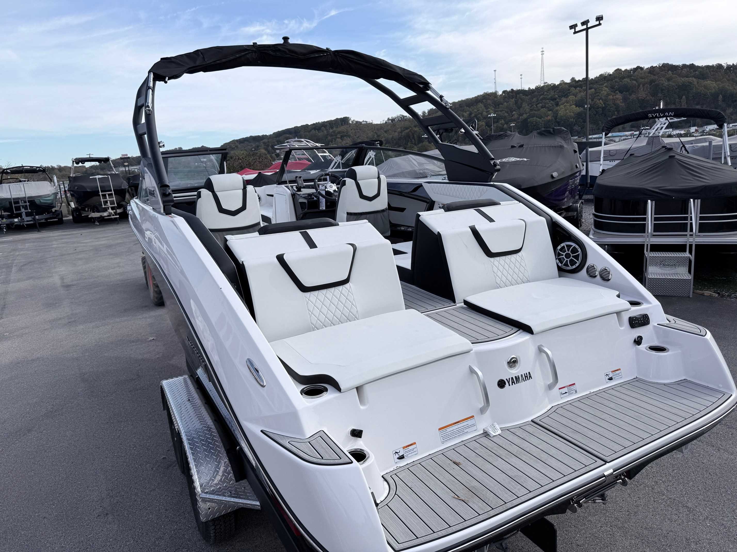 Yamaha Boats 222 SE