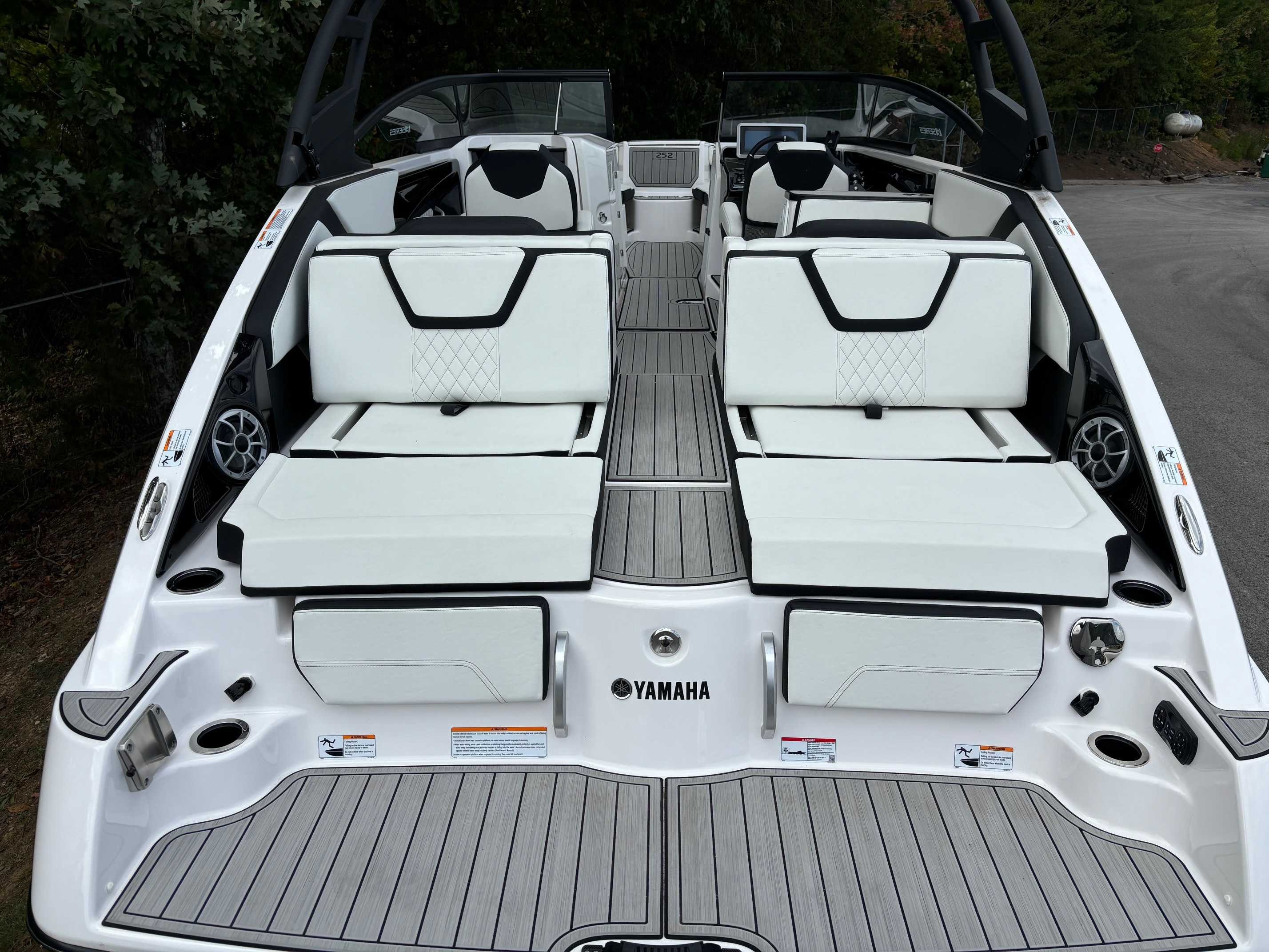 Yamaha Boats 252 SE