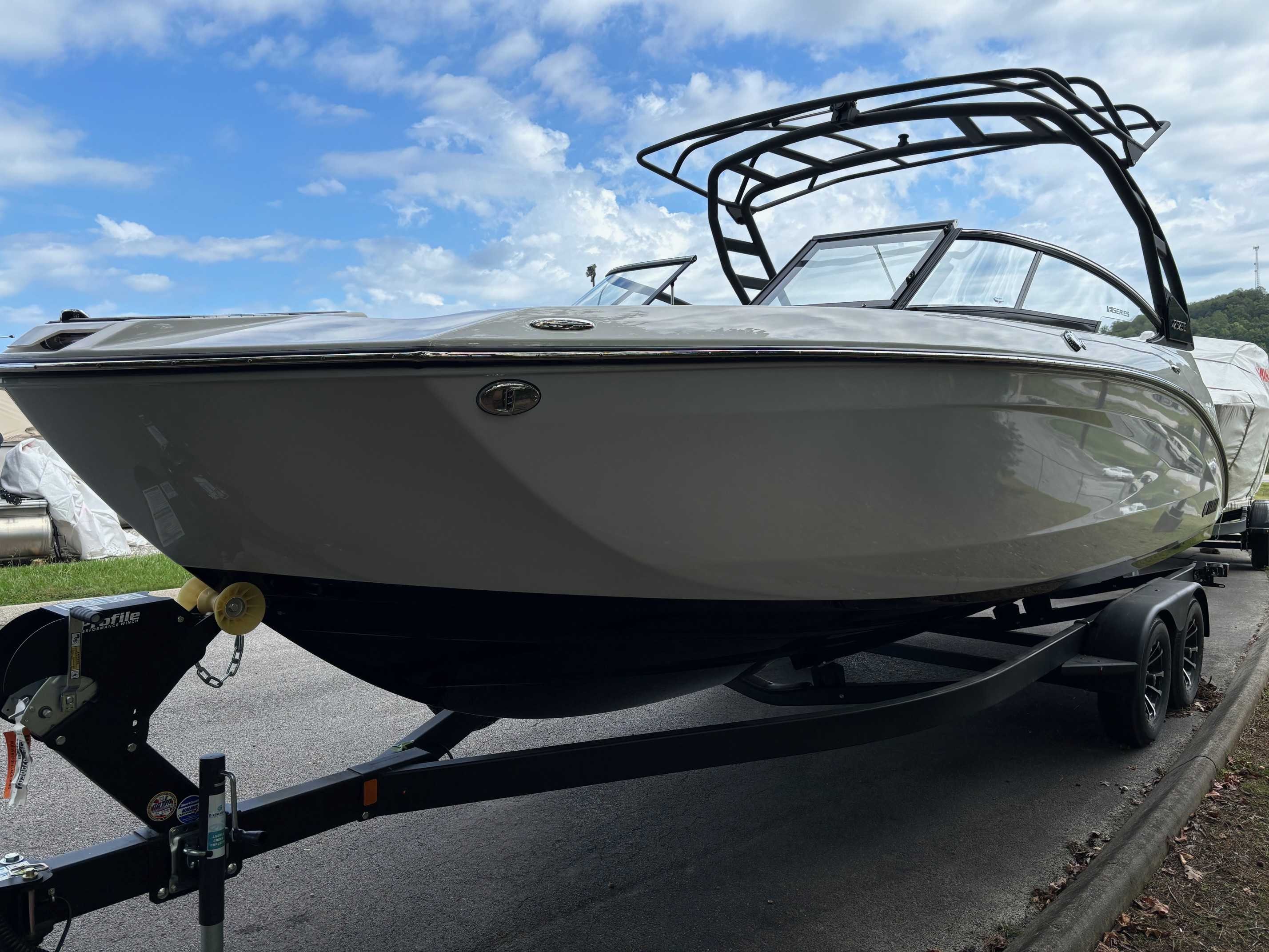 Yamaha Boats 252 SE