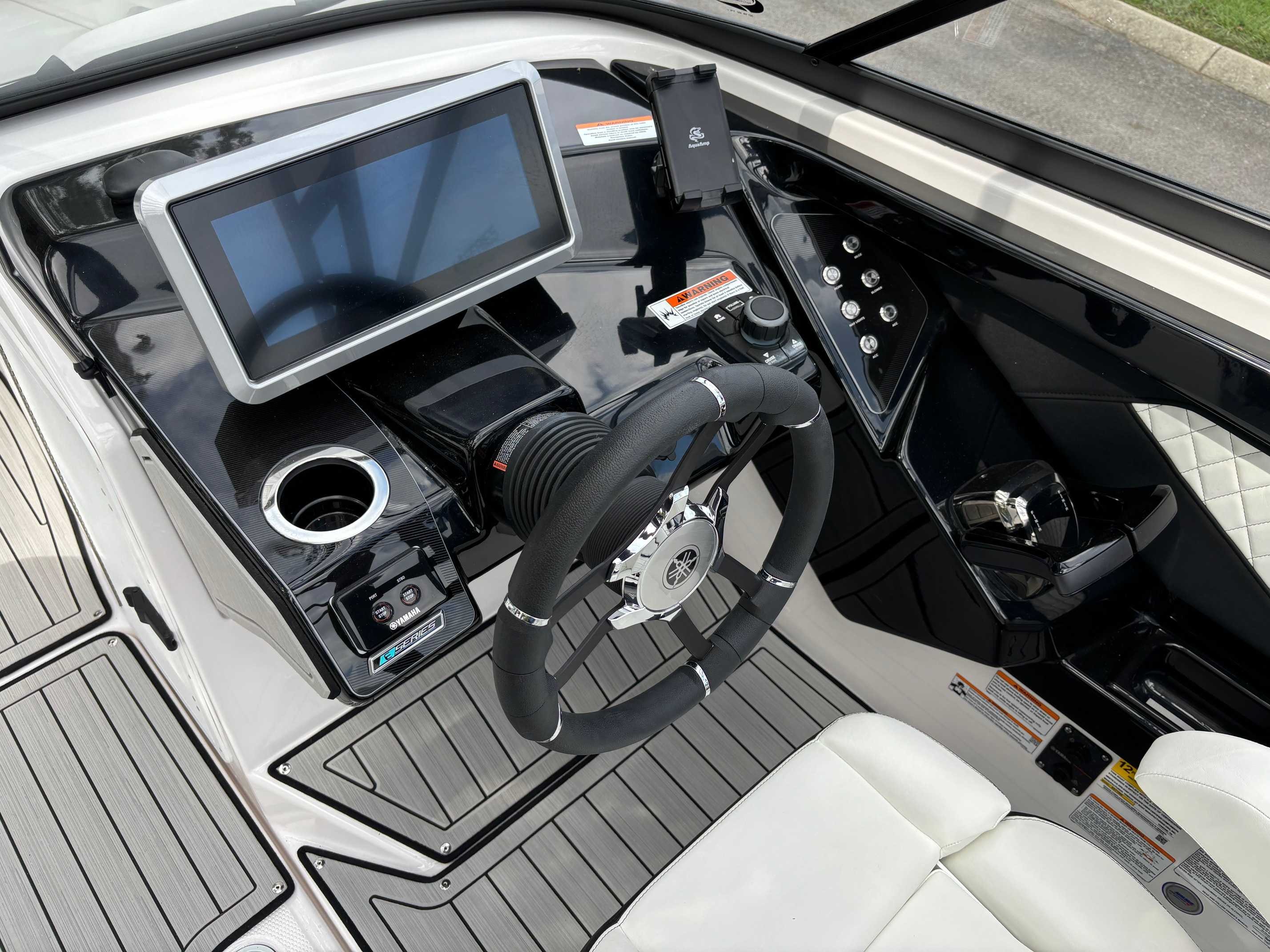 Yamaha Boats 252 SE