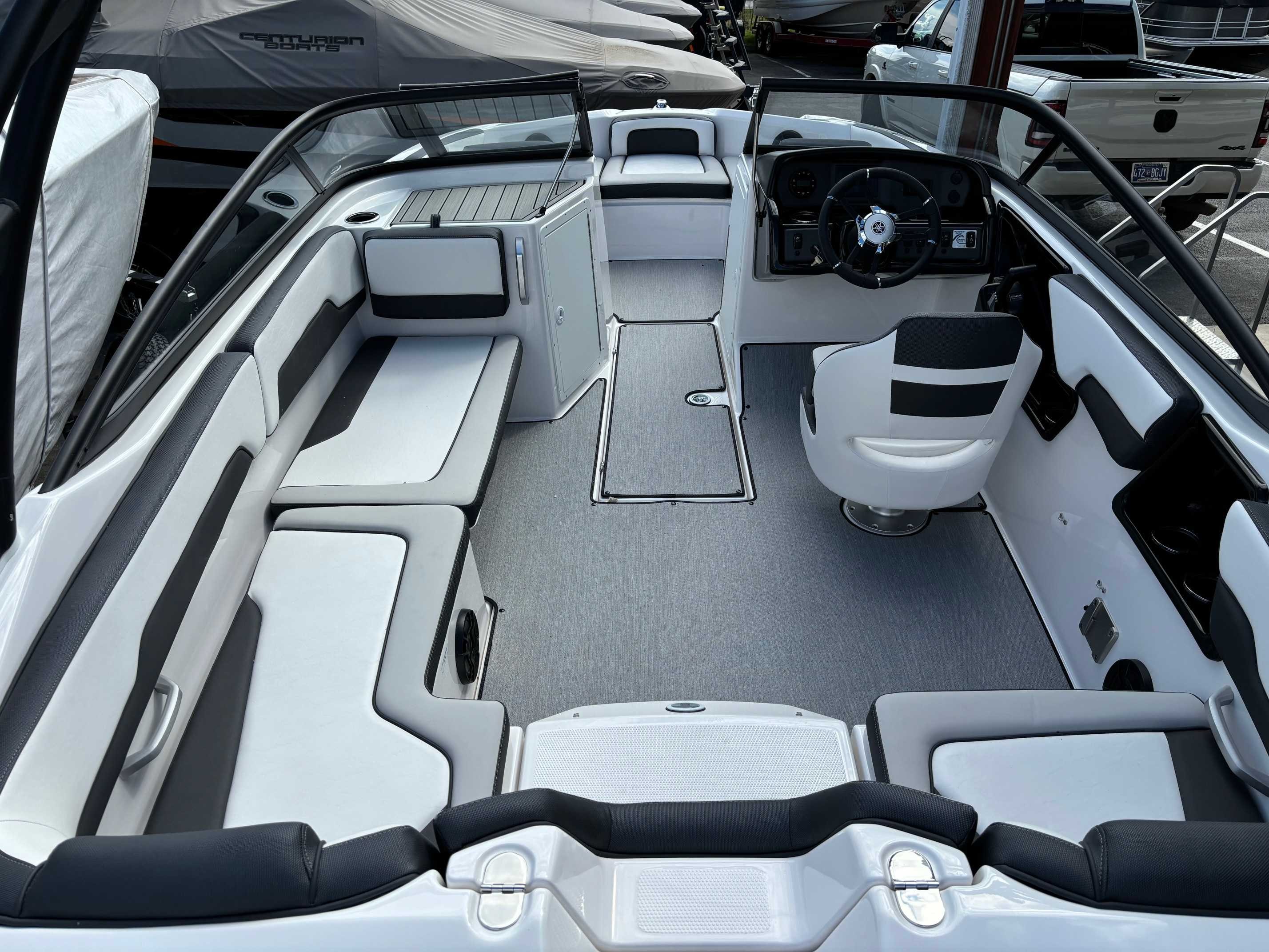 Yamaha Boats AR195