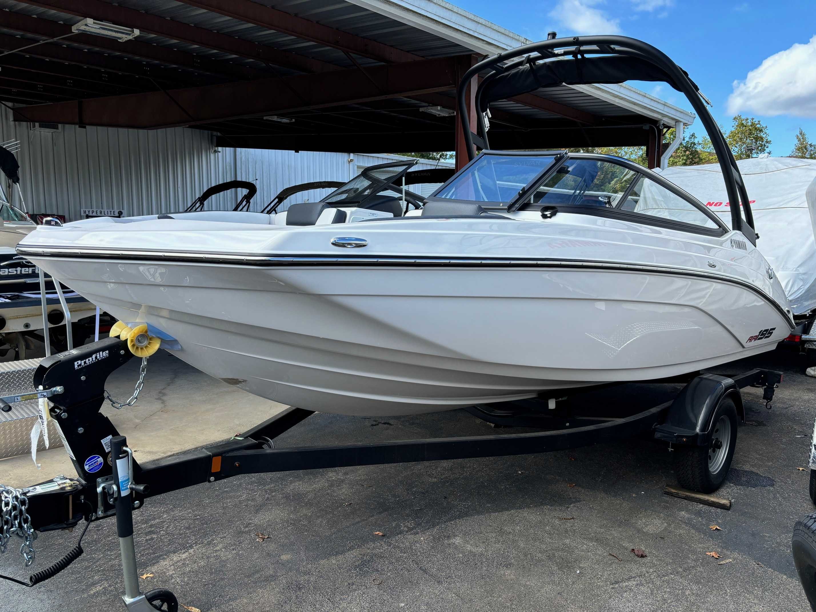 Yamaha Boats AR195