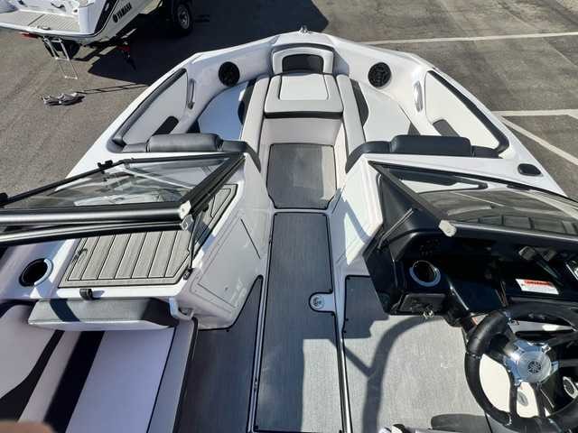 Yamaha Boats AR195