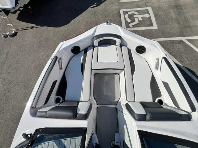 Yamaha Boats AR195