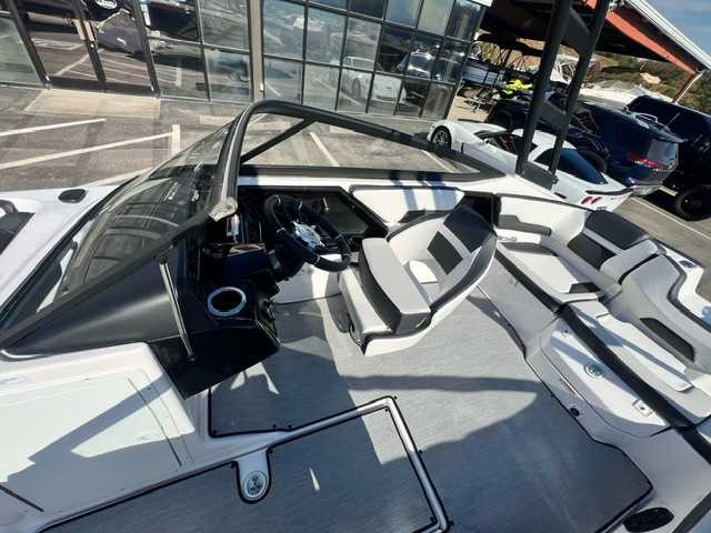 Yamaha Boats AR195