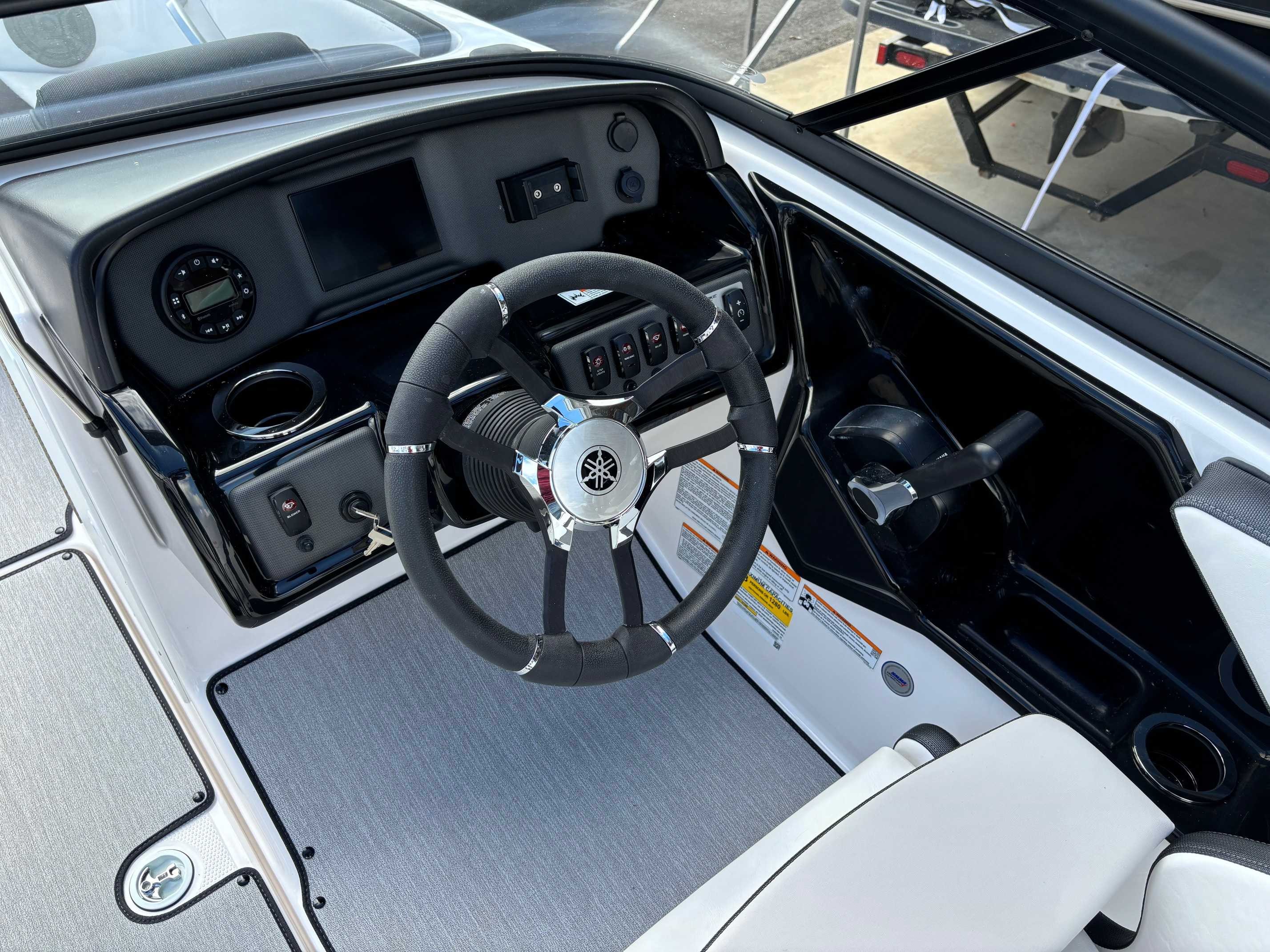 Yamaha Boats AR195