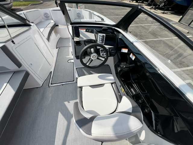 Yamaha Boats AR220