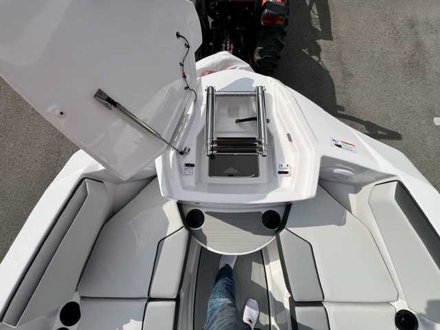 Yamaha Boats AR220