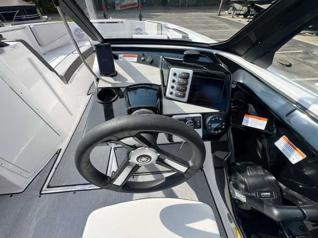 Yamaha Boats AR220