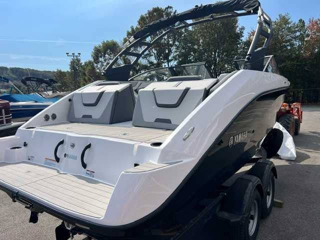 Yamaha Boats AR220