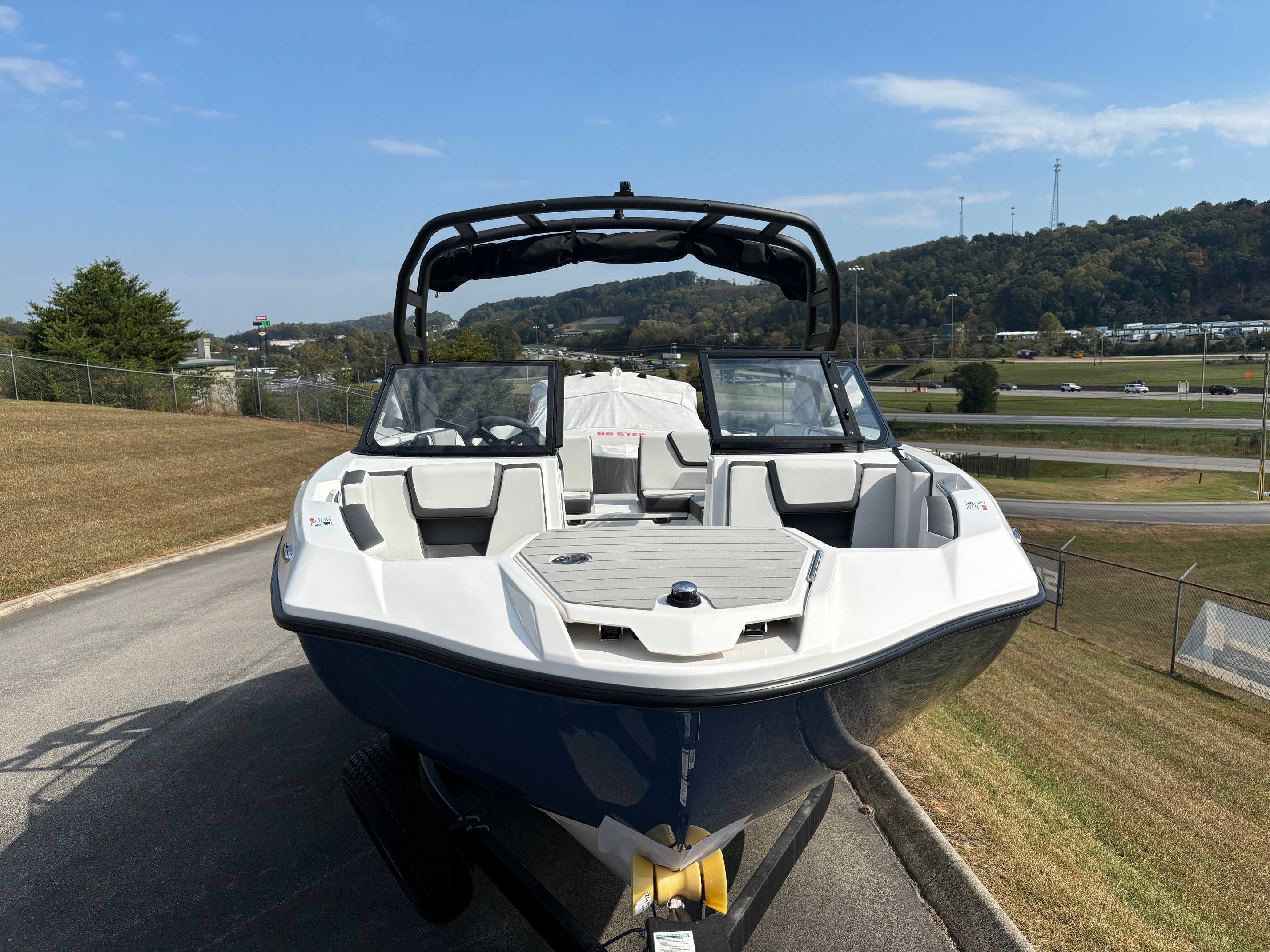 Yamaha Boats AR220