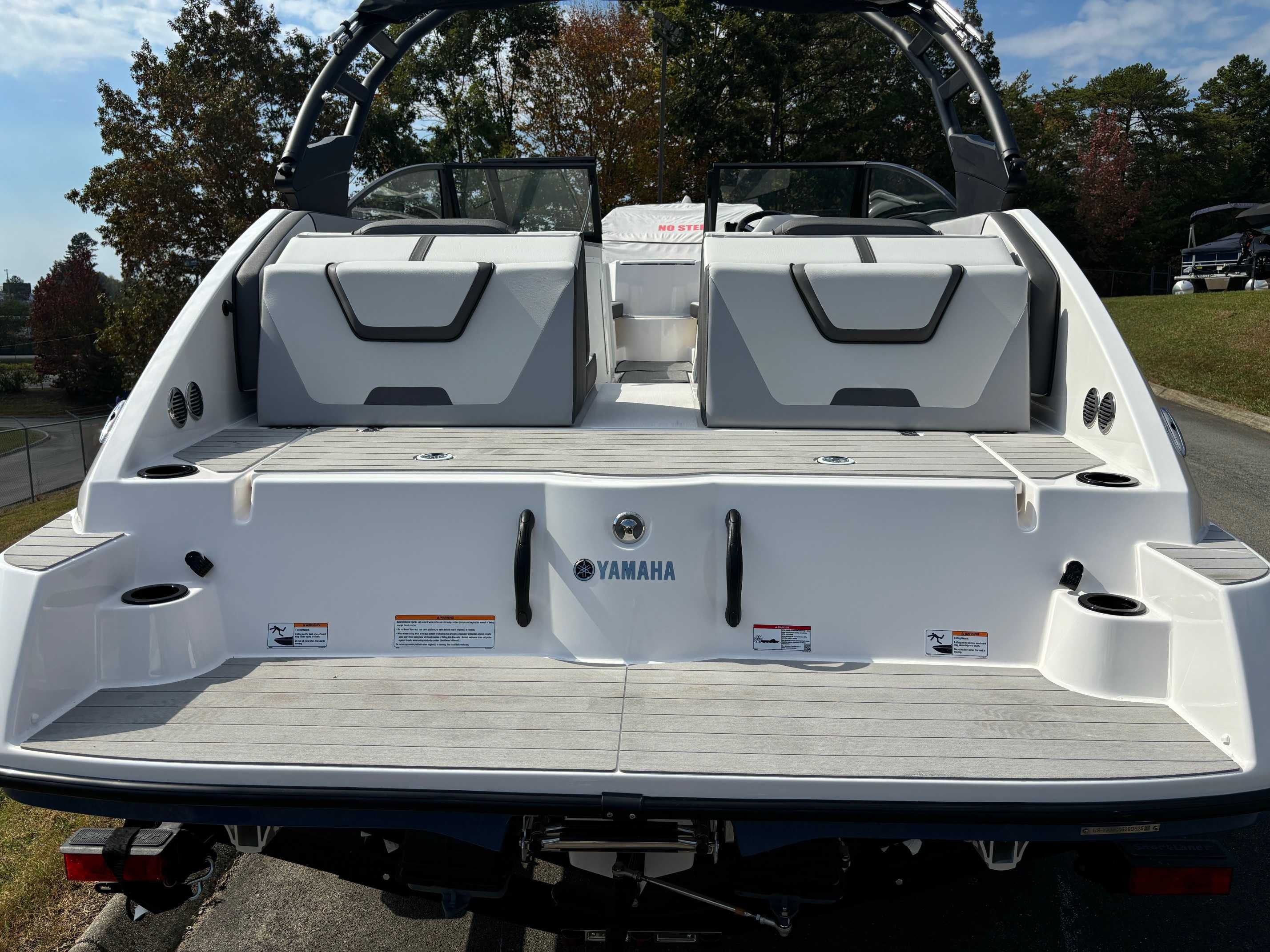 Yamaha Boats AR220