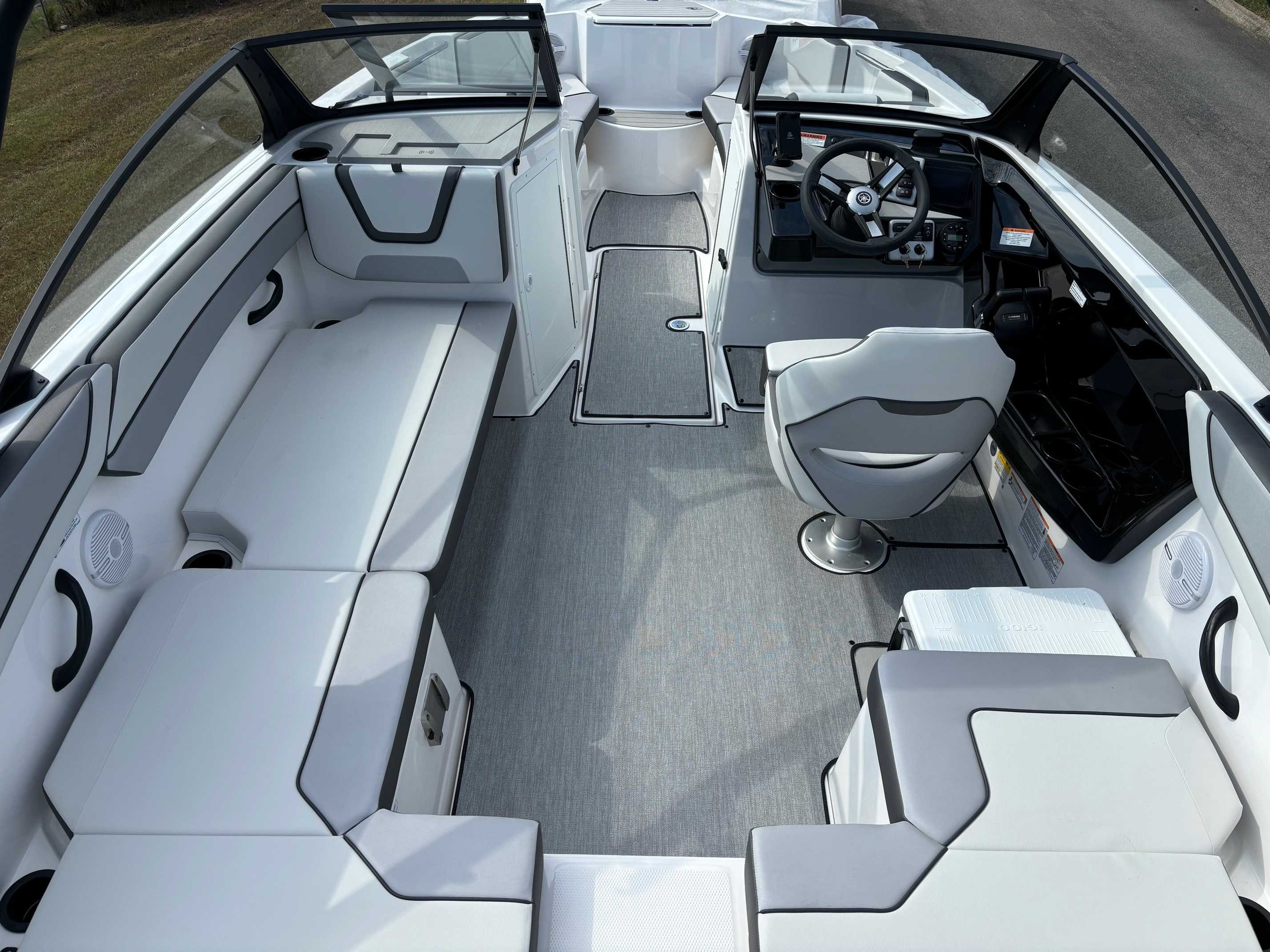 Yamaha Boats AR220