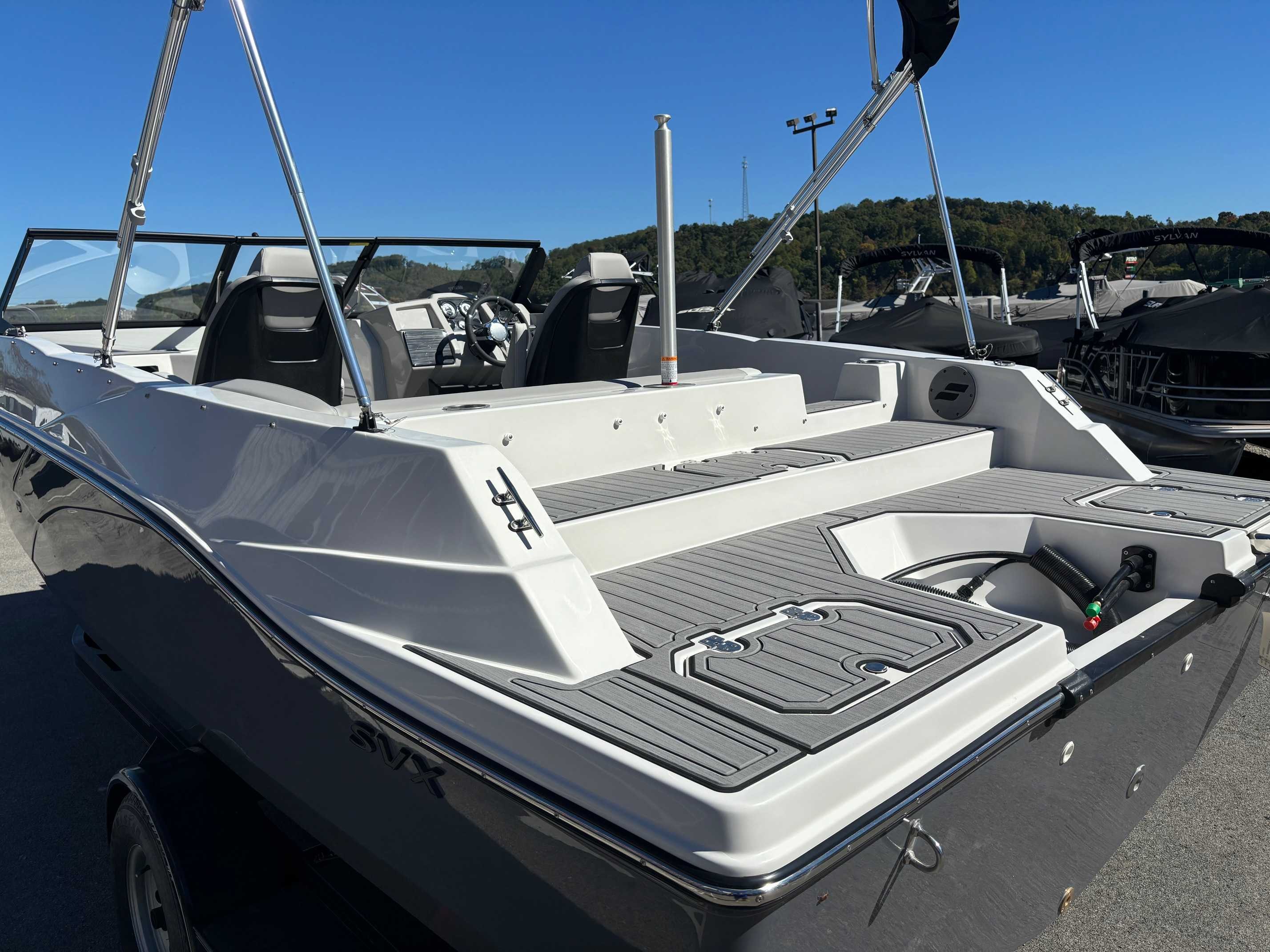 Starcraft SVX 210